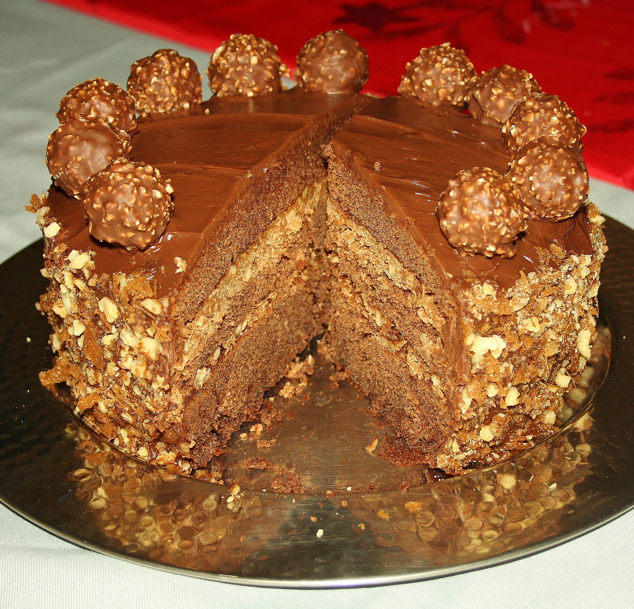 Layer cake au chocolat, glaçage rocher